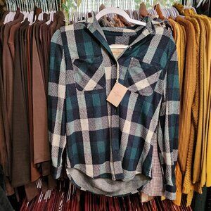 NWT Casa Cabana Plaid Long Sleeve